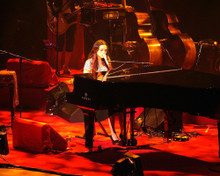 NORAH JONES AT PIANO ON STAGE CONCERT PRINTS AND POSTERS 277443