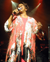 GLADYS KNIGHT GREAT IN CONCERT SHOT PRINTS AND POSTERS 272532