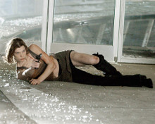 MILLA JOVOVICH ON FLOOR RESIDENT EVIL PRINTS AND POSTERS 269695