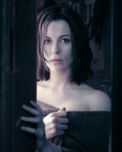 KATE BECKINSALE UNDERWORLD CLOSE UP PRINTS AND POSTERS 269408
