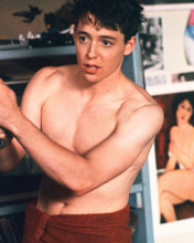 MATTHEW BRODERICK, FERRIS BUELLER'S DAY OFF BARECHESTED PRINTS AND POSTERS 267572