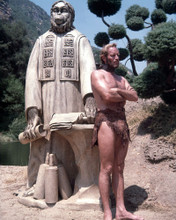 CHARLTON HESTON BY STATUE OF CAESAR PLANET OF THE APES PRINTS AND POSTERS 263767