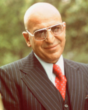 TELLY SAVALAS KOJAK IN SUIT SMILING PRINTS AND POSTERS 262879
