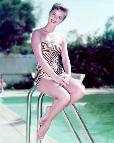 Debbie Reynolds sexy pictures Archives - GEEKS ON COFFEE