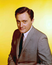 ROBERT VAUGHN IN THE MAN FROM U.N.C.L.E. PRINTS AND POSTERS 260272