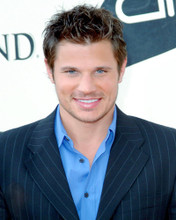 NICK LACHEY CANDID SMILING PRINTS AND POSTERS 259655