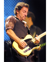 BRUCE SPRINGSTEEN PLAYING GUITAR PRINTS AND POSTERS 256573