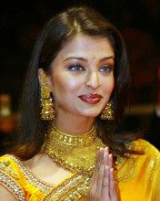 AISHWARYA RAI BEAUTIFUL IN INDIAN GOWN COL PRINTS AND POSTERS 256541