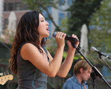 MICHELLE BRANCH IN CONCERT SINGING PRINTS AND POSTERS 256365