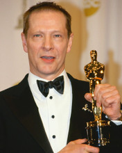 CHRIS COOPER HOLDING OSCAR PRINTS AND POSTERS 254939