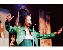 ERYKAH BADU GREEN OUTFIT IN CONCERT PRINTS AND POSTERS 251511