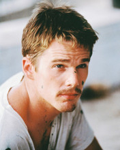 ETHAN HAWKE CLOSE UP IN WHITE T-SHIRT PRINTS AND POSTERS 230107
