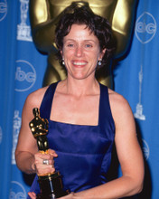 FRANCES MCDORMAND HOLDING OSCAR PRINTS AND POSTERS 227029