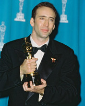 NICOLAS CAGE HOLDING ACADEMY AWRD PRINTS AND POSTERS 219294