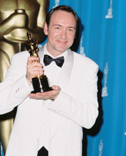 KEVIN SPACEY HOLDING ACADEMY AWARD PRINTS AND POSTERS 219293