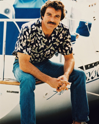 T-Shirt Uomo Magnum P.I. - Tom Selleck Investigatore Privato - Uglyshirt M1