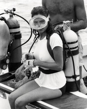 JACQUELINE BISSET THE DEEP WET WHITE T-SHIRT SCUBA DIVING GEAR SEXY PRINTS AND POSTERS 197239