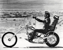 PETER FONDA EASY RIDER RIDING HIS HARLEY DAVIDSON MOTORCYCLE PRINTS AND POSTERS 197222
