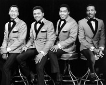 THE FOUR TOPS GROUP SAT ON BAR STOOLS PRINTS AND POSTERS 197038