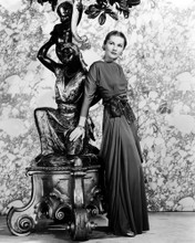 JOAN FONTAINE POSE BY STATUE PRINTS AND POSTERS 197015
