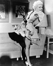 BETTY GRABLE SAUCY POSE PRINTS AND POSTERS 197014