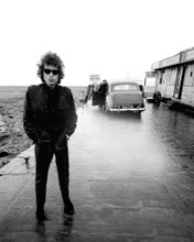 BOB DYLAN COOL POSE IN SUNGLASSES RAIN SOAKED STREET 1960'S PRINTS AND POSTERS 196834
