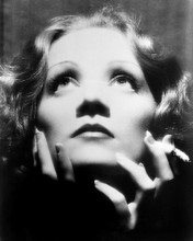 GRETA GARBO DRAMATIC CLOSE UP LOOKING UP PRINTS AND POSTERS 196517