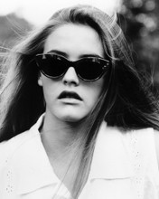 ALICIA SILVERSTONE IN SUNGLASSES PRINTS AND POSTERS 195562