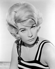 SHIRLEY MACLAINE PRINTS AND POSTERS 19497