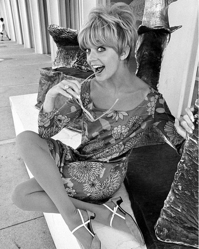 Sexy pictures hawn goldie Goldie Hawn
