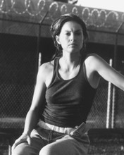 ASHLEY JUDD IN VEST PRINTS AND POSTERS 190532