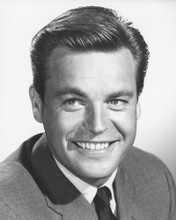 ROBERT WAGNER SMILING EARLY PUB SHOT PRINTS AND POSTERS 180315