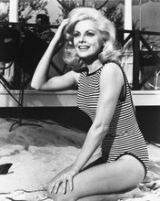 VIRNA LISI SEXY LEGGY PRINTS AND POSTERS 178656
