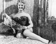 JOAN SIMS SEXY LEGGY POSE CARRY ON PRINTS AND POSTERS 178339