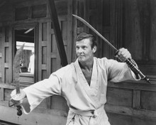 THE MAN WITH THE GOLDEN GUN ROGER MOORE IN KARATE ROBE PRINTS AND POSTERS 178082