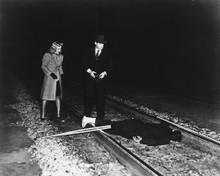 DOUBLE INDEMNITY STANWYCK MACMURRAY ON TRAIN TRACKS PRINTS AND POSTERS 177750