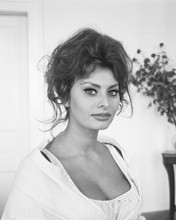 SOPHIA LOREN BUSTY IN WHITE DRESS PRINTS AND POSTERS 175905