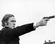 MICHAEL CAINE GET CARTER AIMING GUN PRINTS AND POSTERS 174585