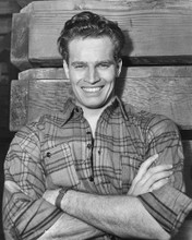 CHARLTON HESTON SMILING LATE 50'S POSE PRINTS AND POSTERS 173466