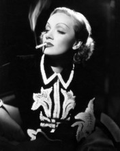 MARLENE DIETRICH WITH CIGARETTE AMAZING! PRINTS AND POSTERS 173423