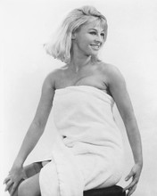 JULIE CHRISTIE WRAPPED IN TOWEL PRINTS AND POSTERS 173410
