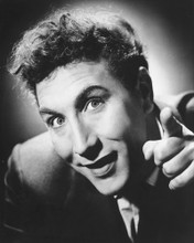 FRANKIE HOWERD PRINTS AND POSTERS 173194