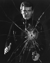 ROGER MOORE LIVE AND LET DIE W. BROKEN MIRROR GUN PRINTS AND POSTERS 173057