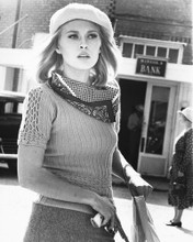 FAYE DUNAWAY BONNIE AND CLYDE IN CAP PRINTS AND POSTERS 172546