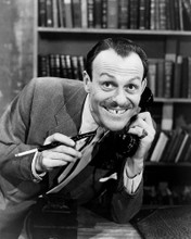 TERRY-THOMAS ON TELEPHONE CLASSIC LOOK PRINTS AND POSTERS 171946
