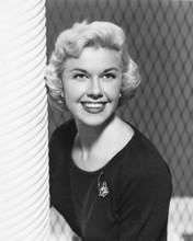 DORIS DAY SMILING 50'S POSE PRINTS AND POSTERS 171753