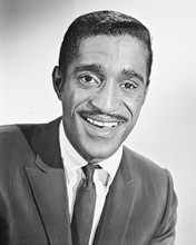 SAMMY DAVIS JNR IN SUIT PRINTS AND POSTERS 170948