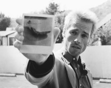 GUY PEARCE IN MEMENTO PRINTS AND POSTERS 170906