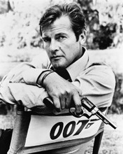 ROGER MOORE IN 007 DIRECTOR'S CHAIR LIVE AND LET DIE PRINTS AND POSTERS 170506