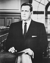 PERRY MASON RAYMOND BURR IN COURT POSING PRINTS AND POSTERS 16521